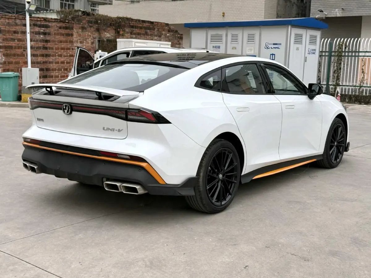 
								Changan UNI-V 2025 full									