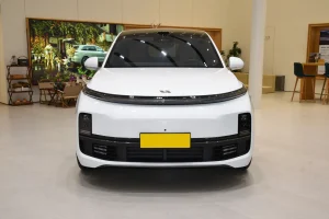 Li Auto L8 2025