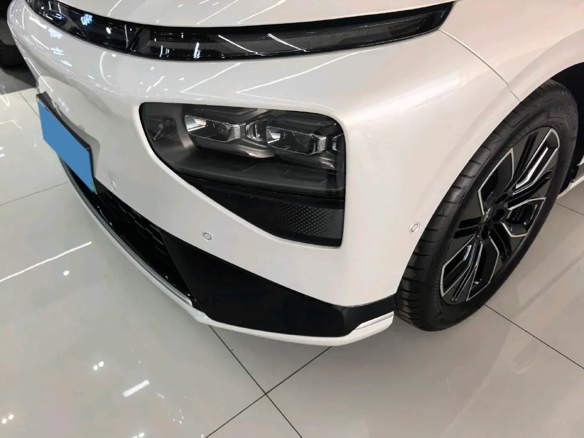 
								XPeng G9 2025 full									