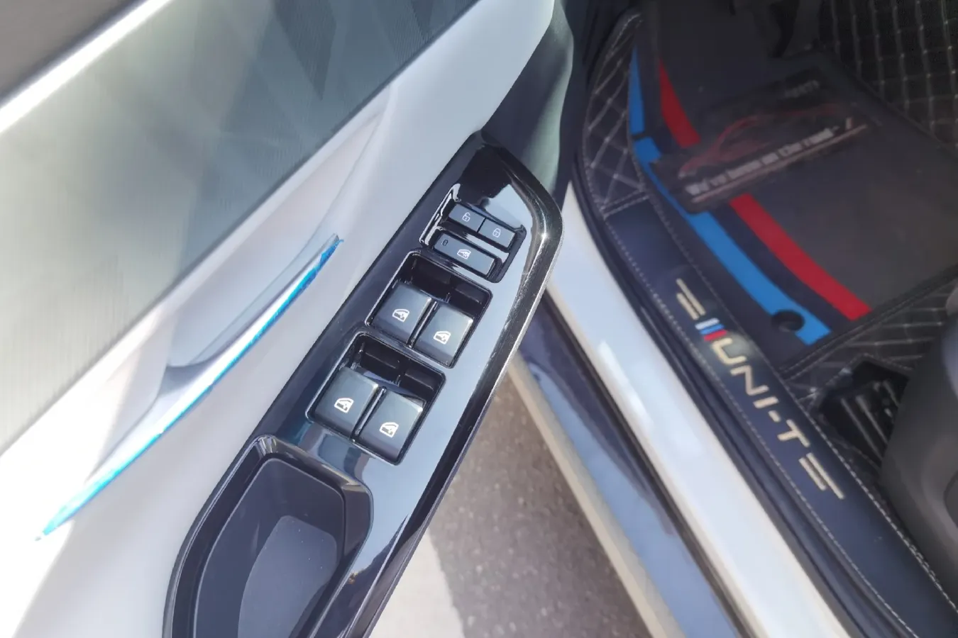 
								Used 2023 ChangAn UNI-T 1.5T 188HP L4 7DCT full									