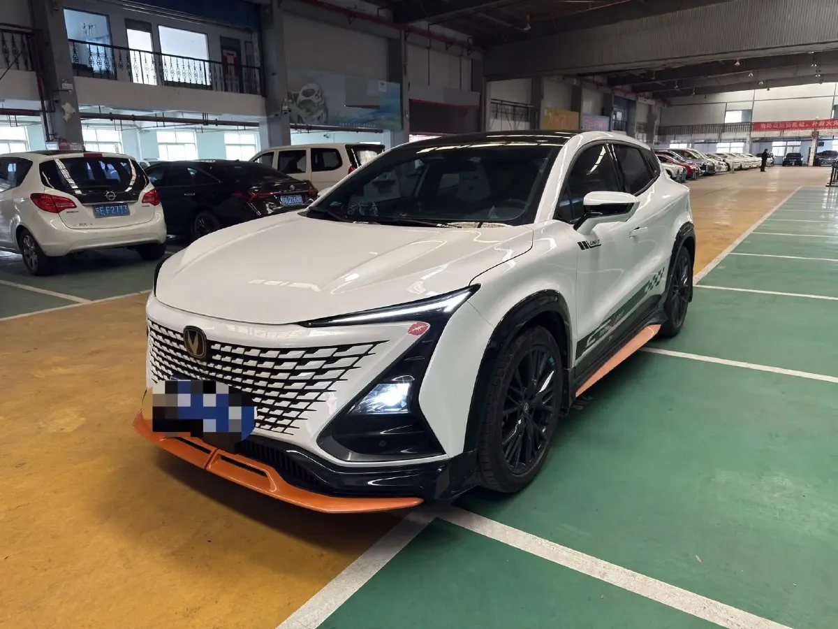 
								Used 2023 ChangAn UNI-T 1.5T 188HP L4 7DCT full									
