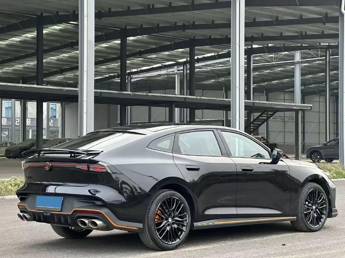 
								ChangAn UNI-V 2.0T 245HP L4 8AT full									